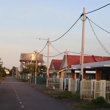Cozy Homestay With Netflix 5Min To Keluang Beach Kampung Raja Exterior photo