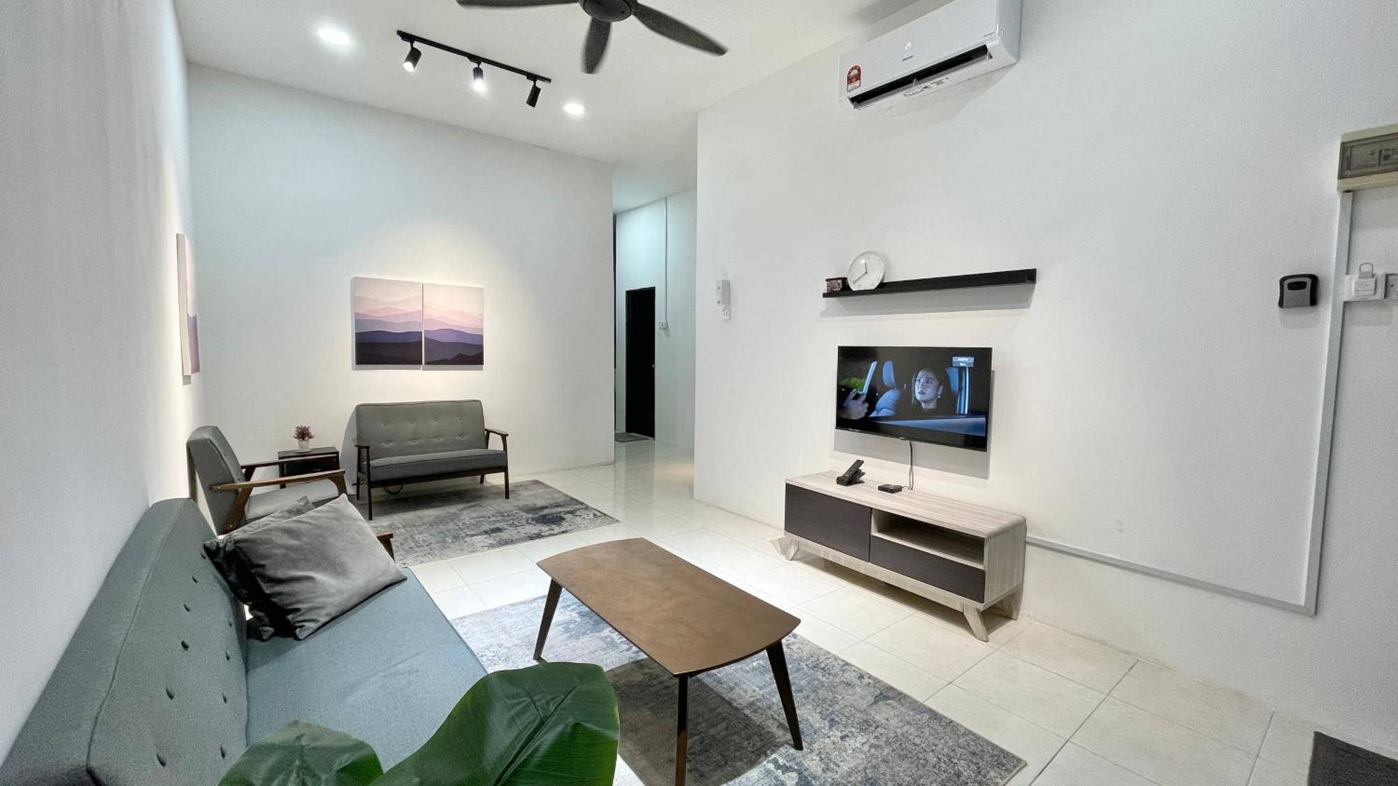 Cozy With Netflix 5min To Keluang Homestay *